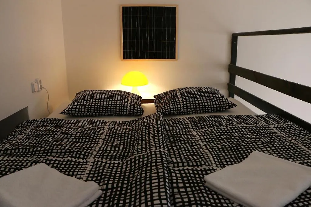 Hostel Lipa Praga 3*,